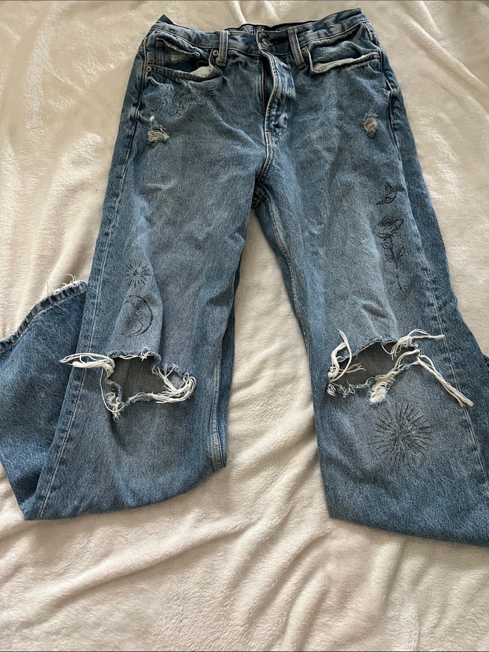 Arizona Jean Company Distressed Blue Straight-Leg Jeans with printing